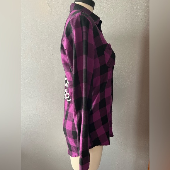 Disney Alice In Wonderland Plaid Graphic Flannel Size Medium - Picture 3 of 9